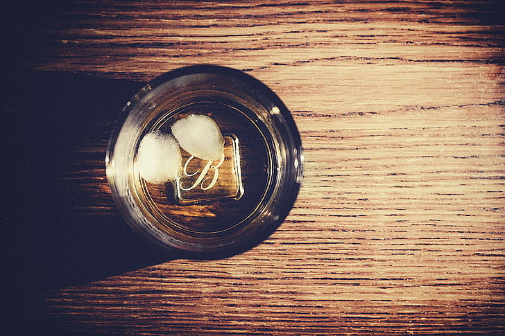 viski, alkoholin, juoma, jäillä, lasi