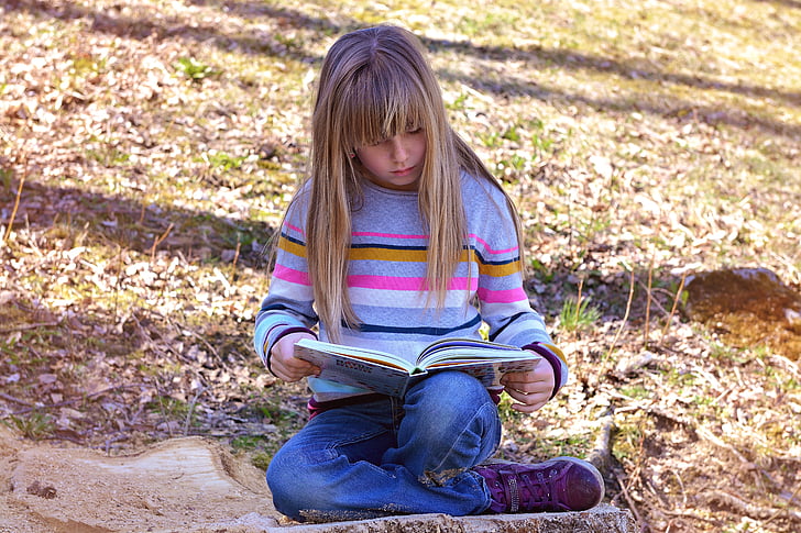 humano, niño, chica, libro, leer, naturaleza, hacia fuera
