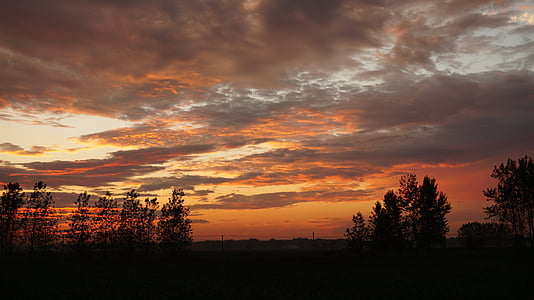solnedgang, brennende skyer, land, landskapet, himmelen, oransje skyer
