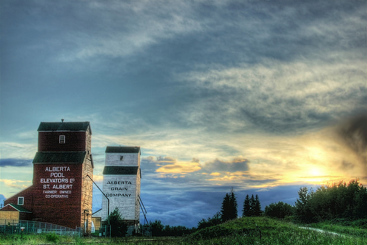Alberta, Canadá, elevadores de grãos, céu, nuvens, pôr do sol, cênica
