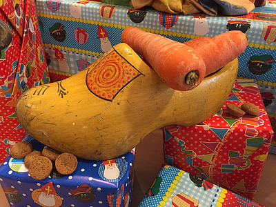 Sint Nicolaas, Klomp, wortels, Pakketten, Sinterklaas cadeautjes