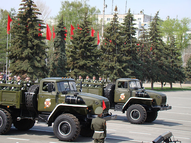 Parade, Deň víťazstva, Samara, Rusko, oblasť, ZIL 131, preprava áut