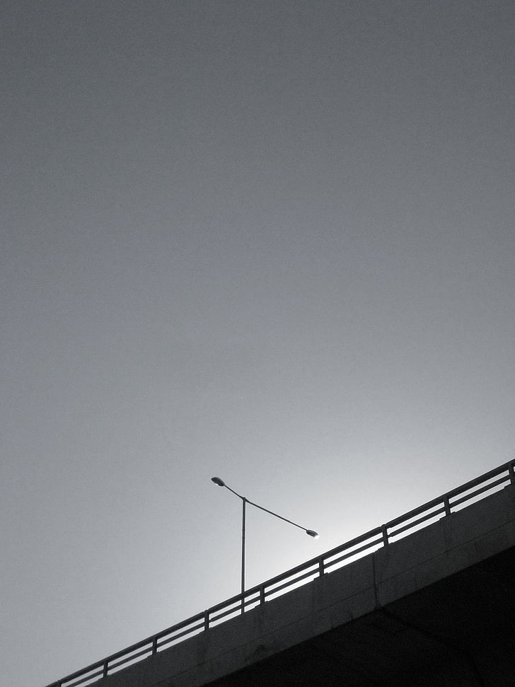 cinza, rua, luz, céu, poste de luz, postes de iluminação, vista de ângulo baixo