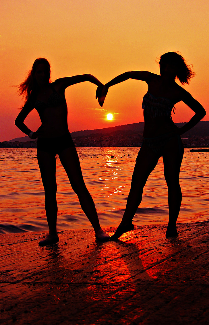 girlfriends, silhouette, sunset, heart
