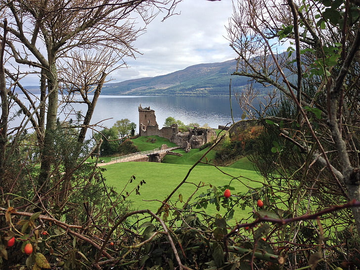 Urquart castle, Lochness, Scozia, Lago, mito, acqua, architettura