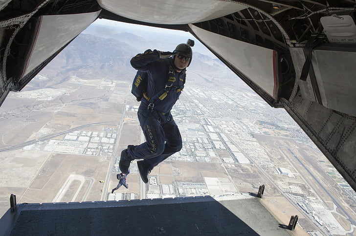 скачане с парашут, скок, падане, парашутизъм, военни, обучение, високо