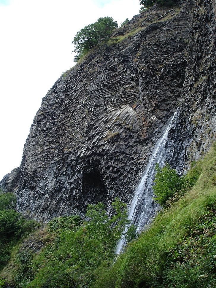 Cascade du ray pic, Ardèche, Frankrijk, waterval, water, basalt, basalt kolom