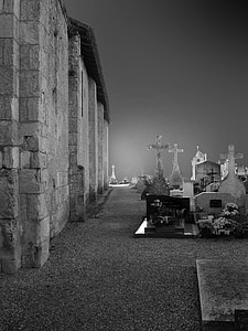 temető, vízesés, kereszt, fekete-fehér fénykép, templom