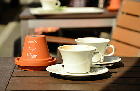 Kaffeetasse, Café, Straßencafé, Kaffee, Porzellan, Geschirr, Gastronomie