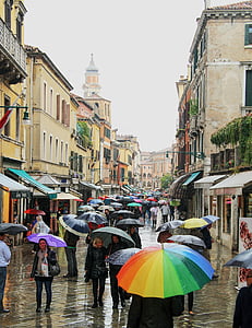 Benátky, deštníky, prší, lidé, Via, chůze, město