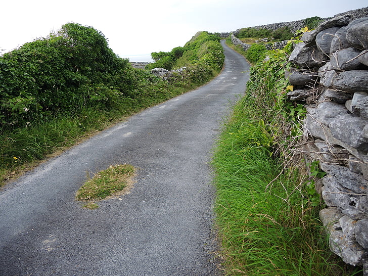 kľukatá cesta, Inisheer, Írsko