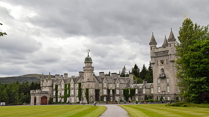 Skottland, Aberdeenshire, Dee-tal, Balmoral castle, ferie sitter dronning elisabeth, slottet, gamle