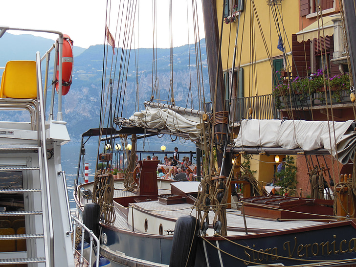 hamnstad, Italien, Garda, hamnen restaurang, restaurang, vatten, terrass