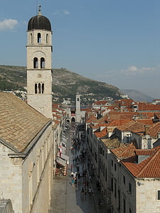 Dubrovník, staré město, hlavní silnice, kostelní věž, Chorvatsko
