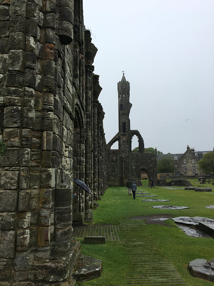 reruntuhan istana, Skotlandia, hujan