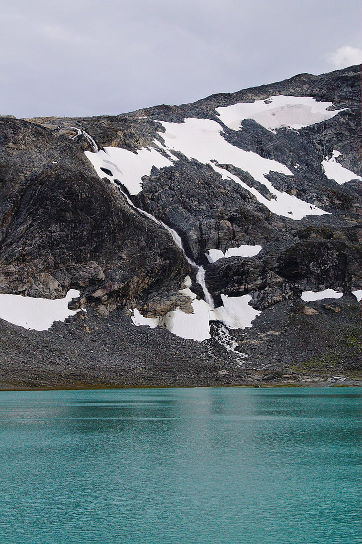 gorskih, ki zajema, sneg, v bližini:, telo, vode, dnevno