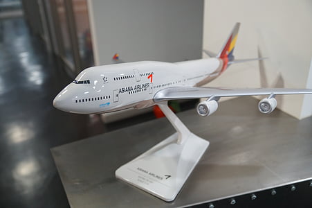 asiana airlines, boeing 747, model aircraft