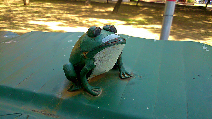frog, iron, statue