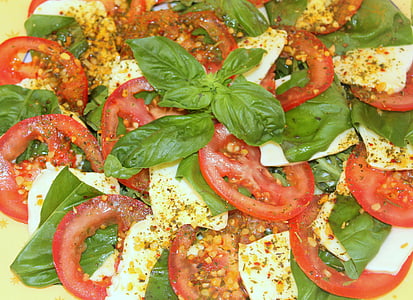 Capresse, tomat, mozzarella, basilika