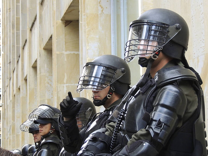 police, Bogotá, émeute, SWAT, forces spéciales