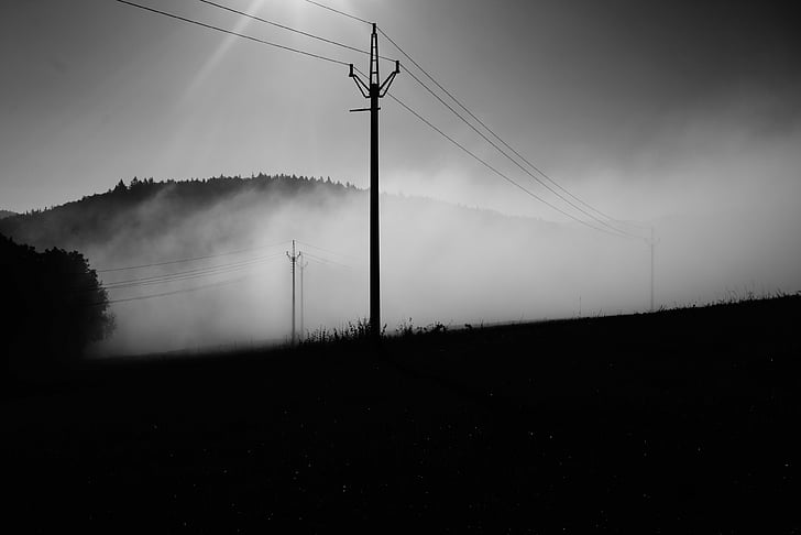 електричество, мъгла, лято, сутрин