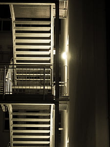 ファイア ・ エスケープ, 階段, エスケープ ルート, 上昇, 非常階段, 階段, 鋼