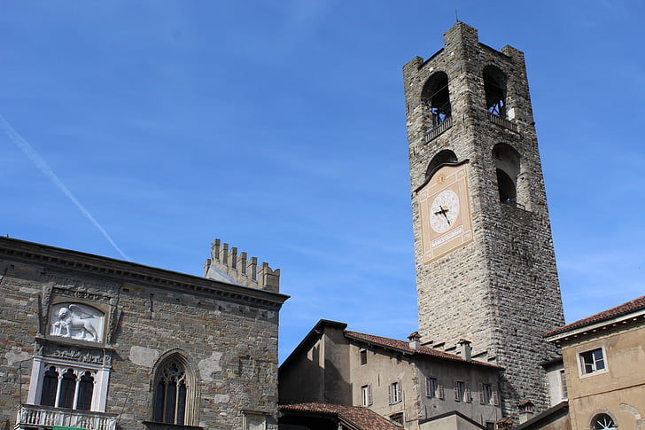 Bergamo, torget i gamlebyen, Bell, Campanile, Lombardia, Italia