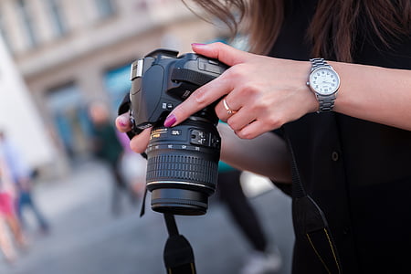 photographe, photo, ville, rue, mains, Holding, reflex numérique