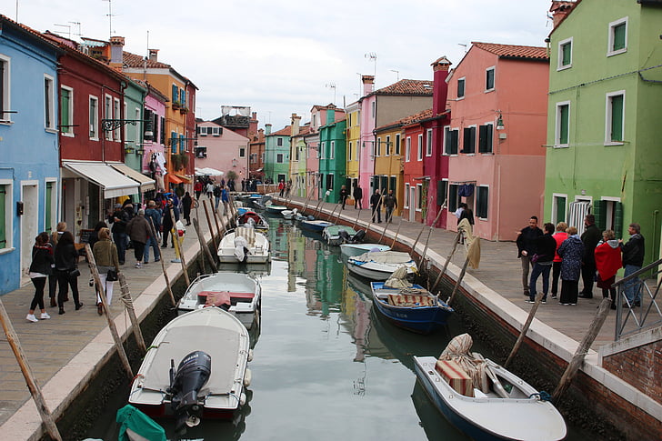 Häuser, Kanal, Burano, Venedig, Veneto, Italien, Tourismus