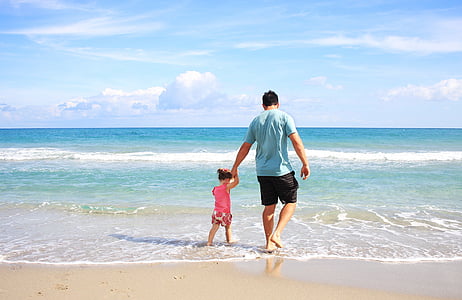 tėvas, dukra, paplūdimys, jūra, šeima, tėtis, saulėta