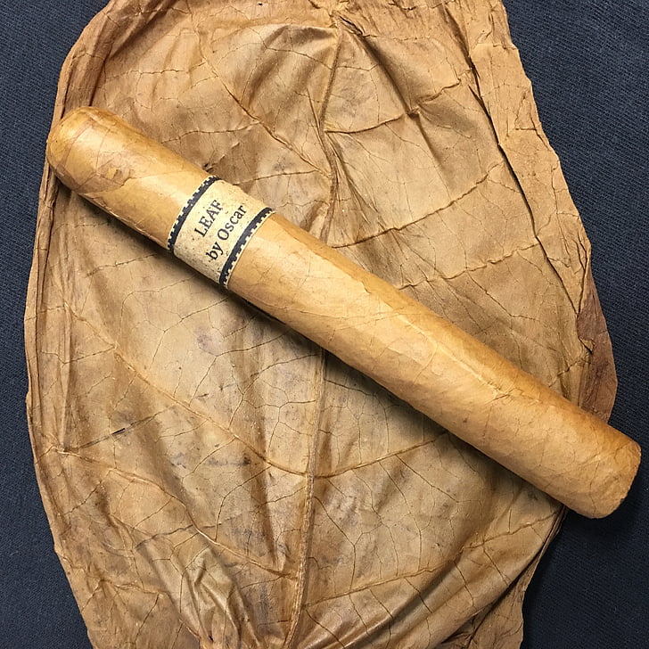 tobacco leaf, tobacco, cigar, cigar with leaf, food, bakery, wood - Material