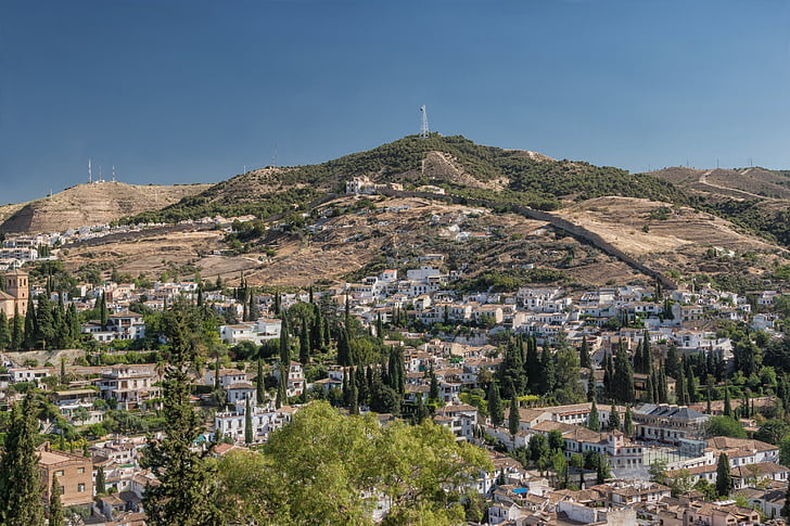 Granada, Spanyolország, táj, hegyek, épületek, Családi házak, fák