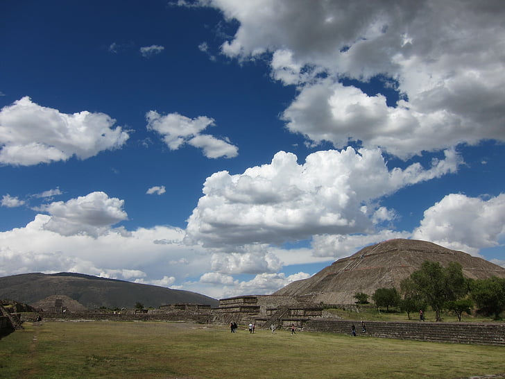 Mexico, ruiner, Teotihuacan, pyramide, blå himmel
