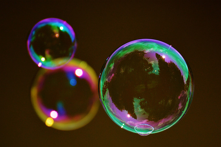 burbuja de jabón, colorido, bola, con agua y jabón, hacer pompas de jabón, flotador, espejado