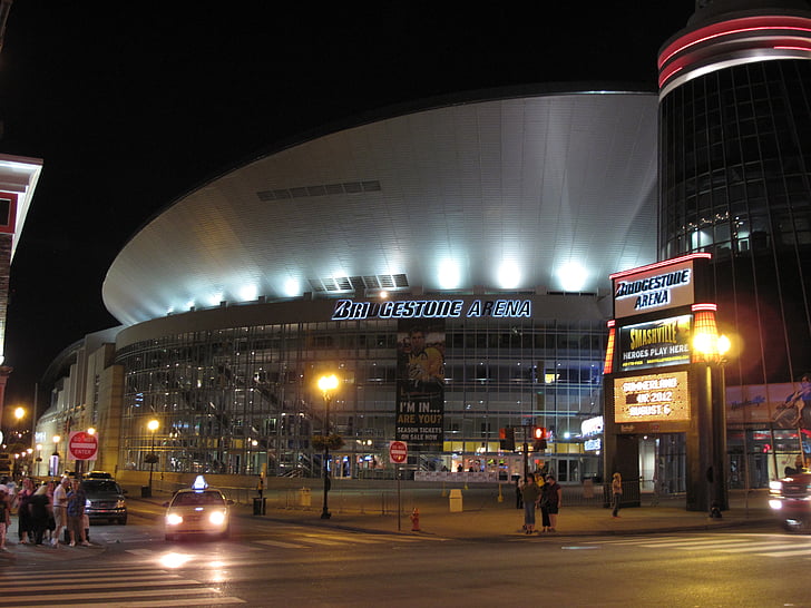 Arena, Nashville, Tennesse, à noite