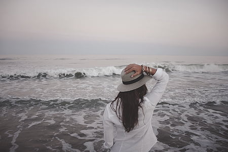 mer, chapeau, a la mode, vagues de l’océan, eau, vagues, jeune fille