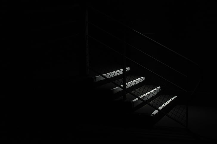 siyah-beyaz, karanlık, karanlık, spot ışık, merdiven, arka planlar, mimari