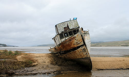 boat, wreak, ocean, water, sea, beach, 2010