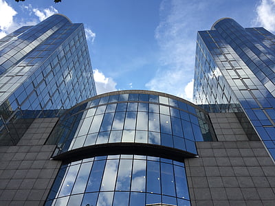 cielo, edificio con mirroring, il Parlamento europeo, Bruxelles