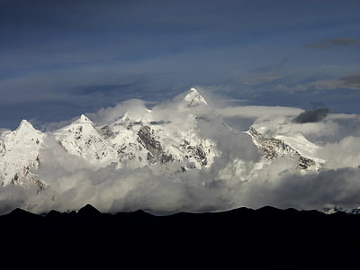 Tibet, Nyingchi, hó a hegyen