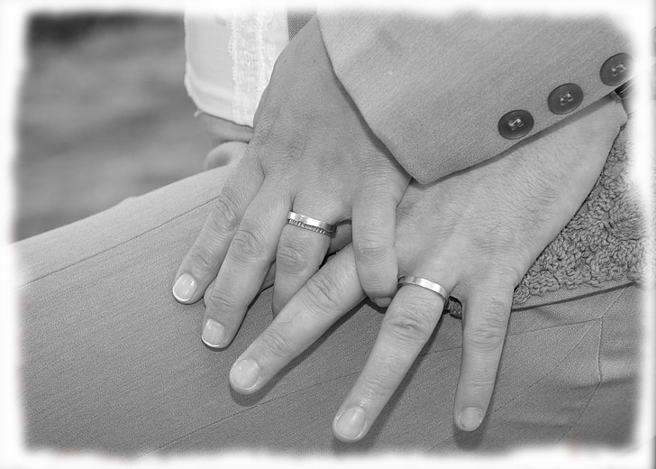 Vjenčano prstenje, prstenje, crno bijela, vjenčanje, ruke