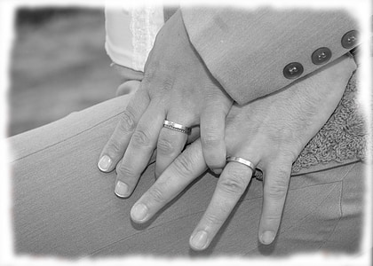 cincin kawin, cincin, hitam putih, pernikahan, tangan