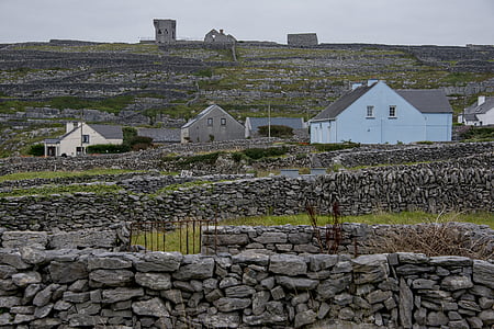 Írország, Aran-szigetek, Inisheer, falu, kő, kerítés, régi