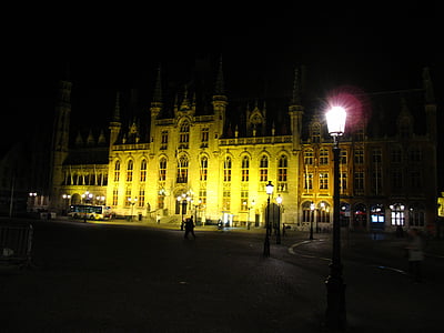 Bruges, városháza, piac