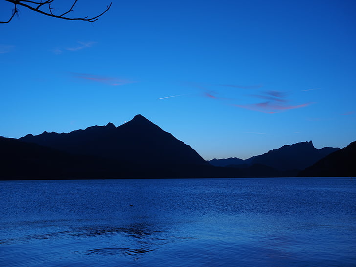 lake thun, interlaken, blue hour, mountains, sneezing, bernese oberland, spiez