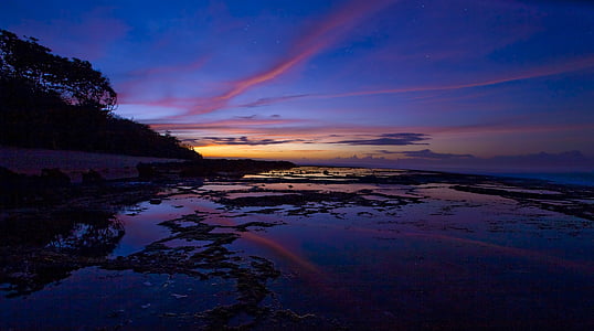napkelte előtt, sawarna tengerpart, Java, Indonézia, kék, lila, naplemente