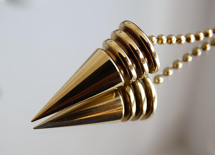 pendulum, gold pendulum, mirroring, gold chain, chain, jewelry