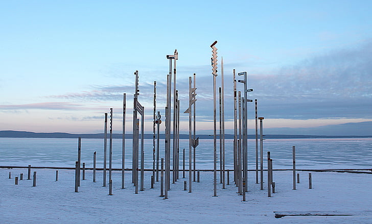 Carélia, Petrozavodsk, Lago onega, escultura de metal, paisagem de inverno, cais, temperatura fria