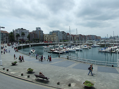 Marina, wiosna, Gijón, łodzie, Pontony