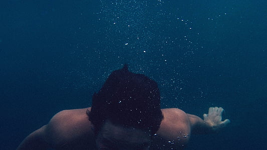 preto, de cabelos, homem, mergulho, corpo, água, natação